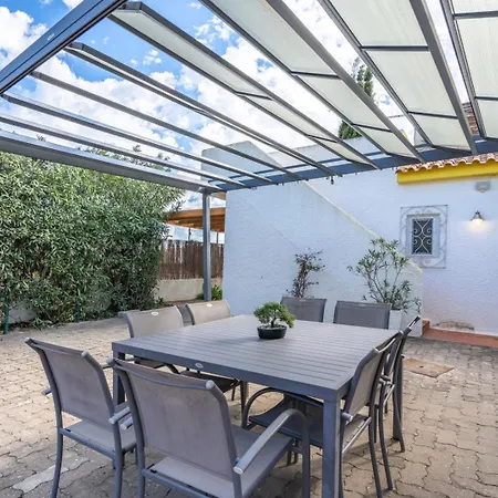 Felicity Porches (Algarve)