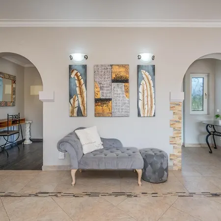 Felicity Porches (Algarve)