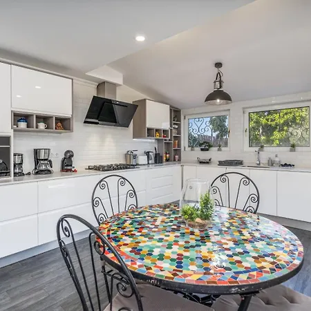 Felicity Porches (Algarve)