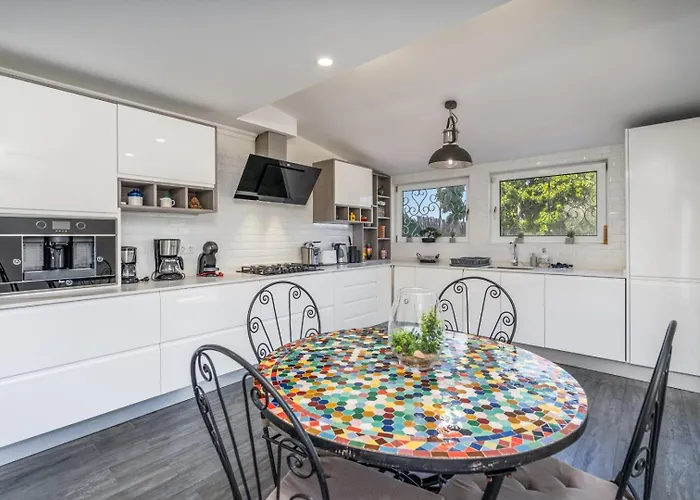 Felicity Porches (Algarve)